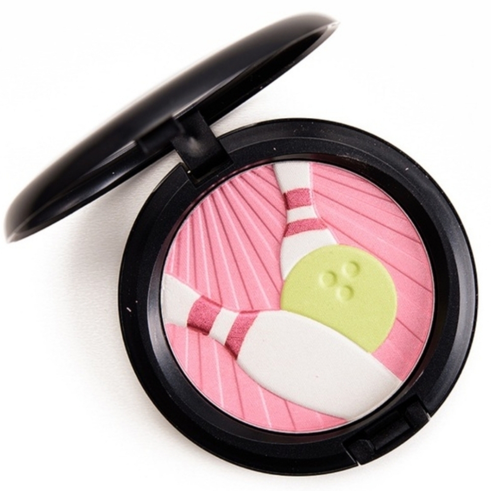 MAC PEARLMATTE FACE POWDER IT'S A STRIKE LIMITED EDITION COLLECTION, TROPHY, NWT